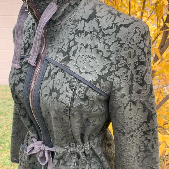 Ladies jacket - Picture 2 of 5